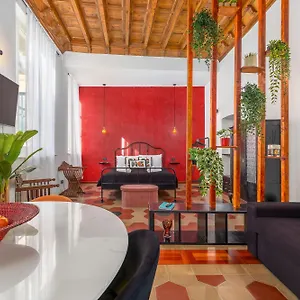 https://domus-cortesella.it-lombardy.com